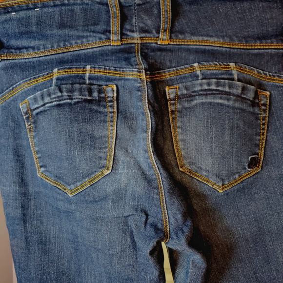 BOOTYFUL High-waisted Triple-button Skinny Jeans (size 7) - Picture 3 of 3